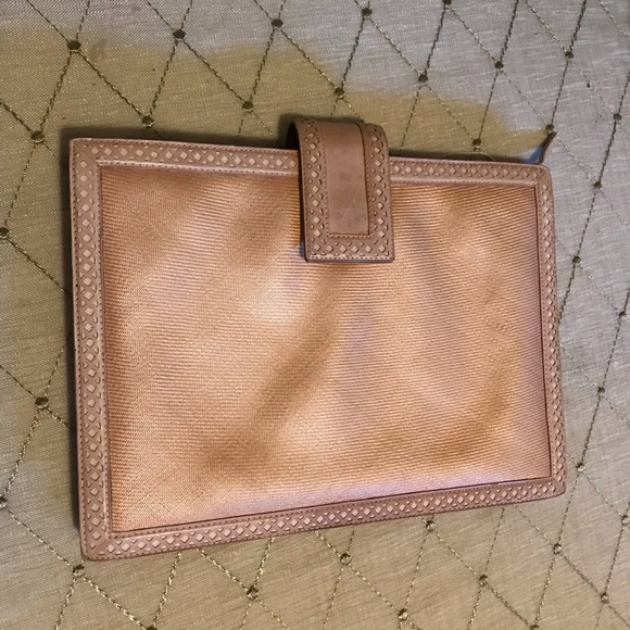 Beige clutch - Picture 5 of 9